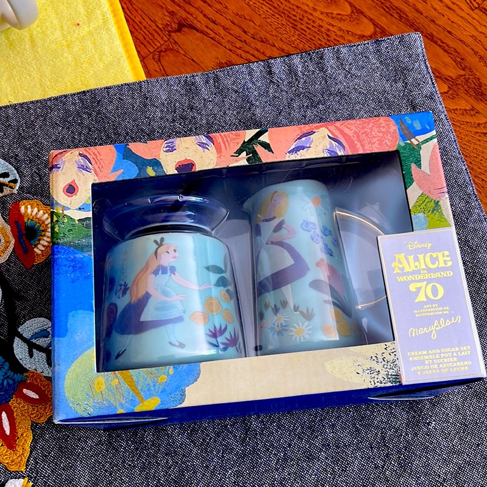 New Disney Parks Alice in Wonderland cream and sugar set
